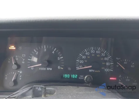 2000 Jeep Cherokee Sport z USA, uszkodzony, nr VIN 1J4FF48S1YL141931